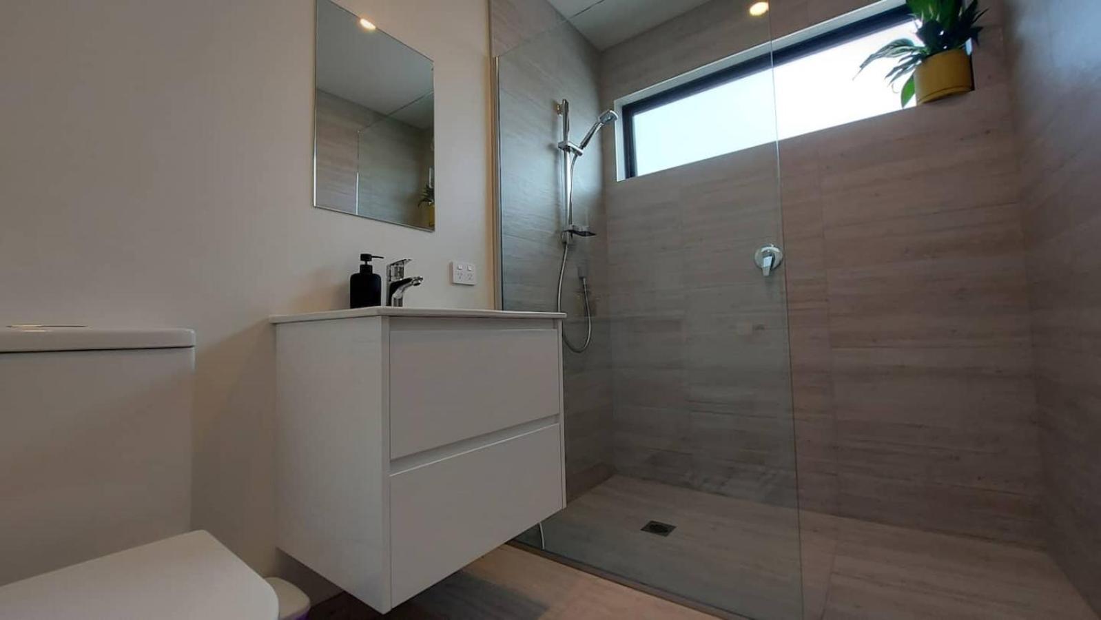 Sleek Suite By The Sand 2-Bedroom Dunedin Kültér fotó